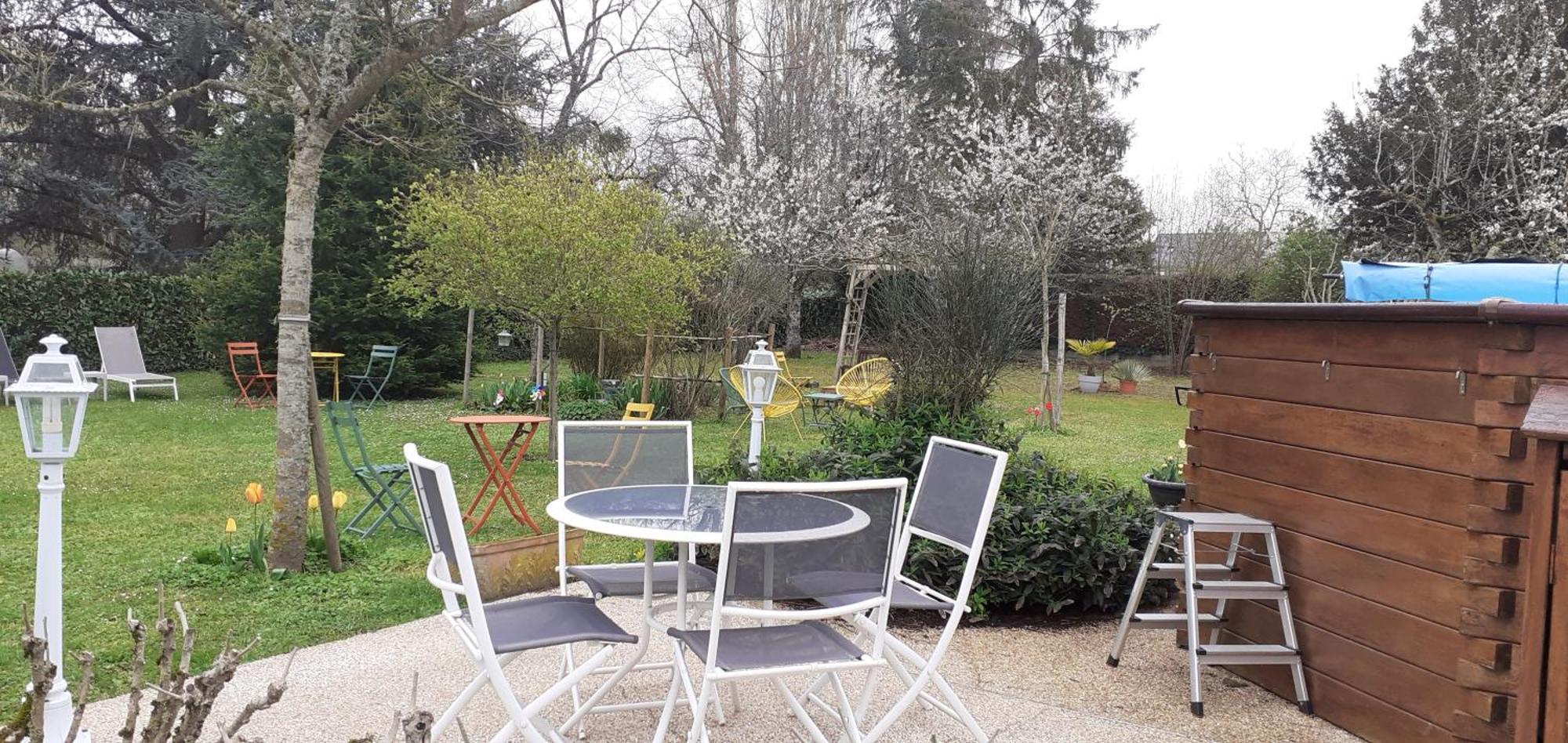 Le Jardin De Josseline Hotel Amboise Exterior photo